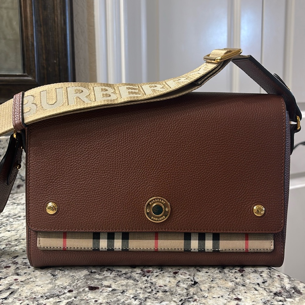 ❌SOLD❌Authentic Burberry Note Bag